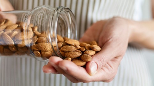 10 Best Healthy Snacks for Weight Loss, According to a Dietitian