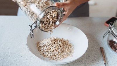 Top Health Benefits of Oats and Oatmeal, Plus Tips to Prep It in a Healthy Way
