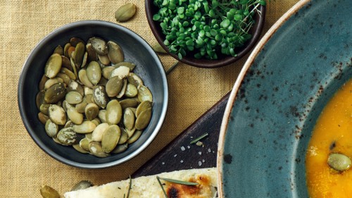 5 Health Benefits of Pumpkin Seeds and Ideas for Using Them in Your Diet 5 Health Benefits of Pumpkin Seeds and Ideas for Using Them in Your Diet