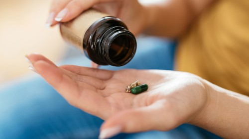 Should You Take a Multivitamin? A Dietitian Explains