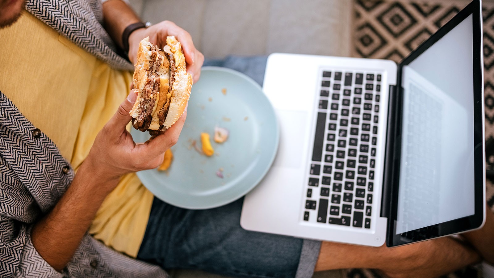 5 Signs of an Unhealthy Gut and Evidence-Based Ways to Improve Gut Health 5 Signs of an Unhealthy Gut and Evidence-Based Ways to Improve Gut Health